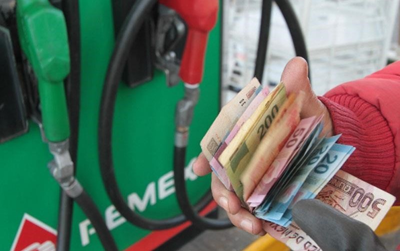 El precio de la gasolina en California alcanza un máximo histórico