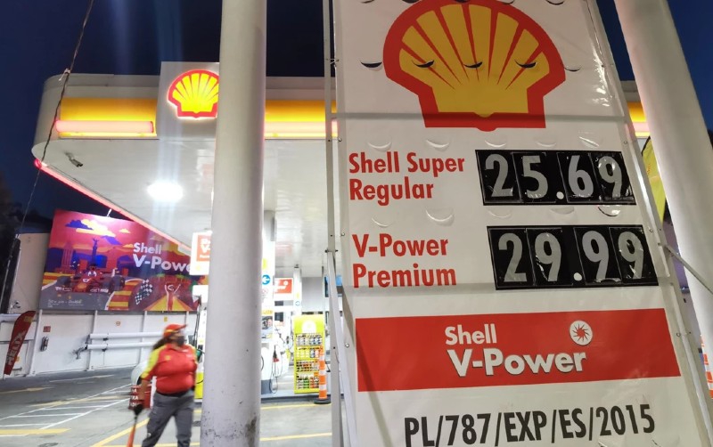 Gasolina mexicana, entre las más baratas del mundo, pero ¿a qué costo?